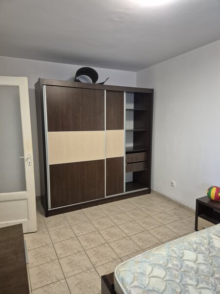 Basarabia, Piata Muncii,
